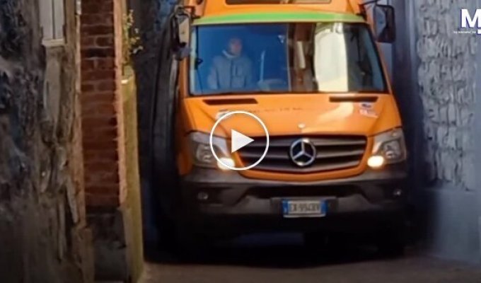 Обычная маршрутка в Италии