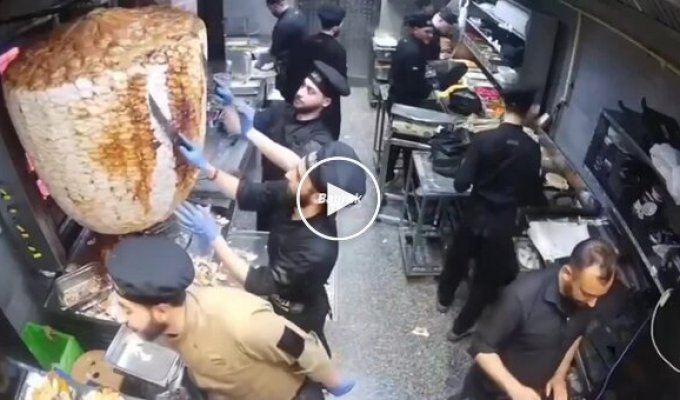 Происшествие на кухне в шаурменной