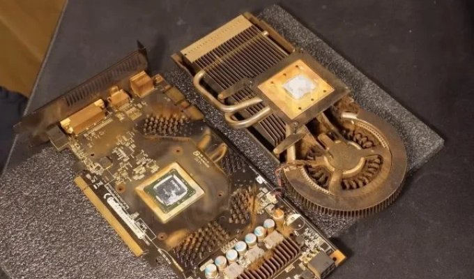 This is what a smoker's computer looks like (3 photos)