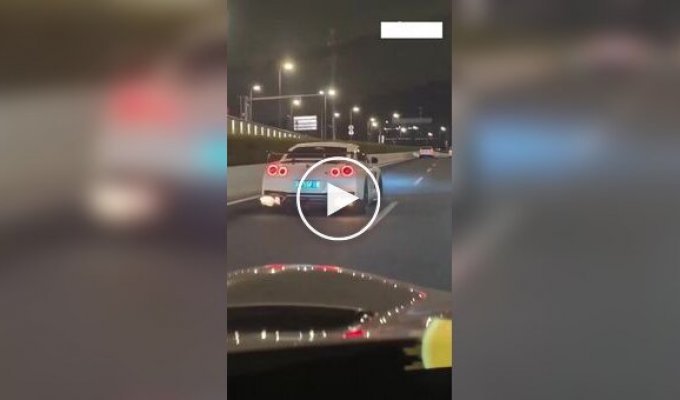Когда неуемные понты сталкиваются с пластиковым обвесом