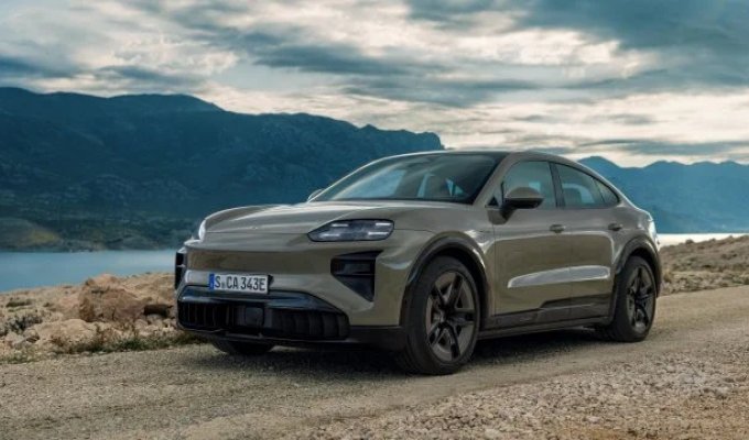 Один из самых быстрых серийных кроссоверов в мире представили Porsche — Cayenne Coupé Electric (7 фото)