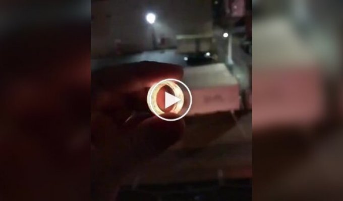 Кольцо из эпоксидной смолы с эффектом фосфоресценции