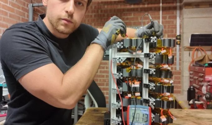 An American has found a use for used e-cigarettes (4 photos)