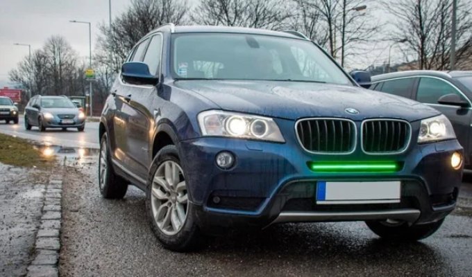 In Germany they wanted introduce front brake lights for cars (2 photos)