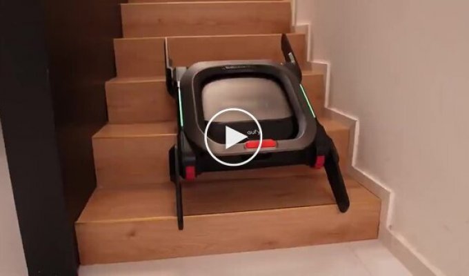 A robot vacuum cleaner that can rise up the stairs