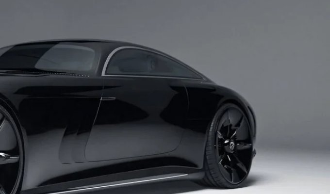 Mercedes' new Vision Iconic concept - it's being compared to Batman's car (6 photos)