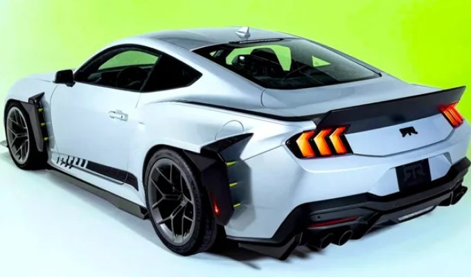 Новий Mustang RTR пропонує потужність суперкара за ціною Porsche 911 (2 фото)