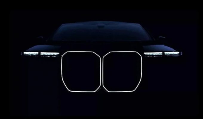 BMW показала новую «семёрку» с теми же огромными «ноздрями» и обновлённым салоном (5 фото)