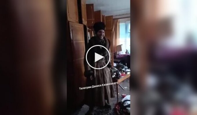 The occupiers changed into women's clothing found in a robbed house