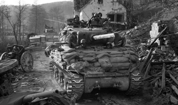 Tank Tuning Why did Americans put spikes on tanks, fill them with cement, attach planks, etc. (3 photos)