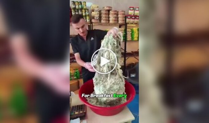 Схожий на плесняву мотузку, але в Туреччини його їдять на сніданок щодня