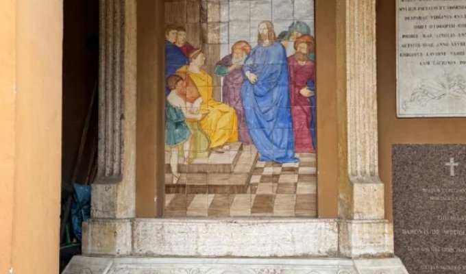 Что изображено на Тевтонском кладбище в Ватикане? (14 фото)