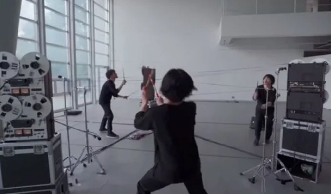 The Japanese created the "magnetic punk" genre (1 photo + 3 videos)