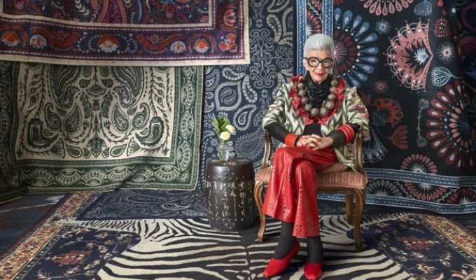 A Rare Bird: Iris Apfel (14 photos)