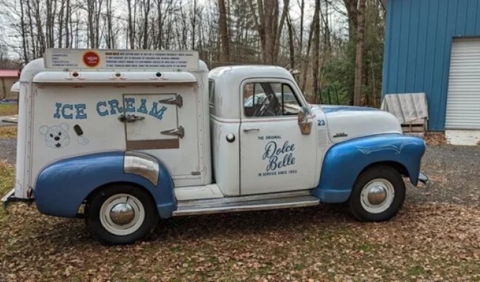 Морозиво на одному Chevrolet з 1953 року (4 фото)