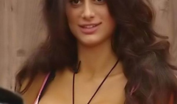 Участница итальянского шоу Big Brother, Cristina Del Basso (40 фотографий)