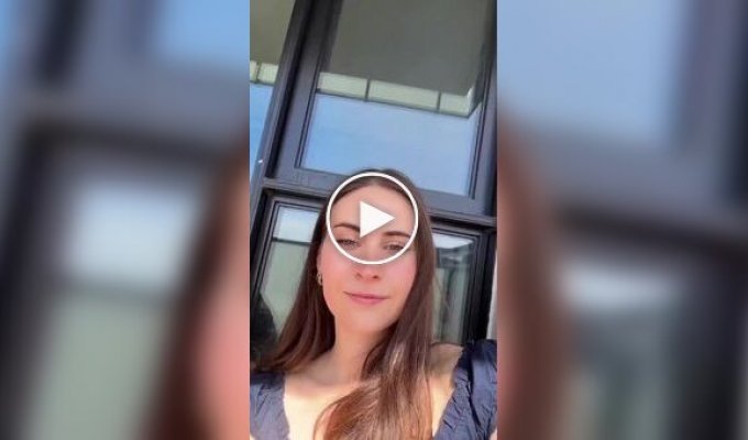 Парень попал в неловкую ситуацию во время селфи с девушкой