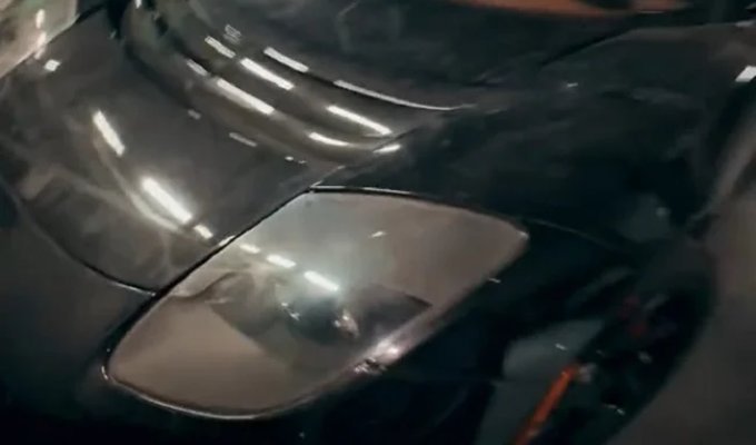 В Украине нашли один из первых в мире электромобилей Tesla (4 фото)