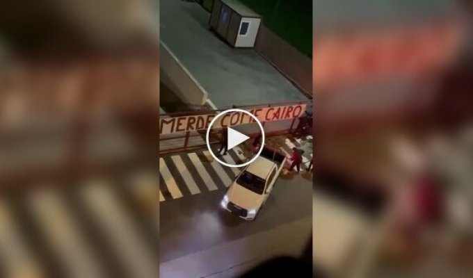 Torino Fans Dump Manure at the Club's Base in Protest