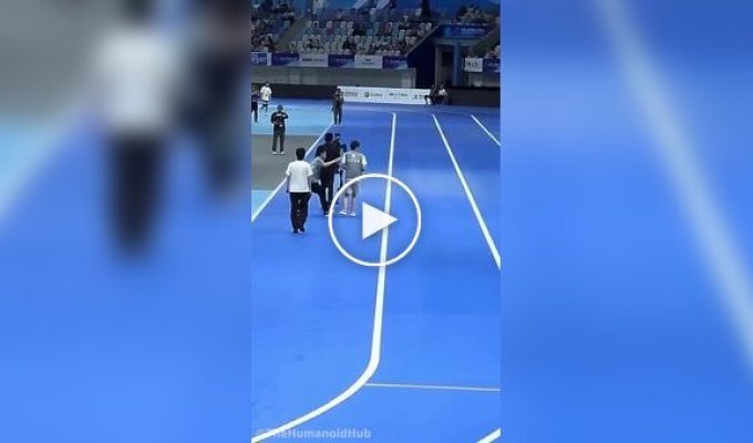 Humanoid robot knocked a man down during a race