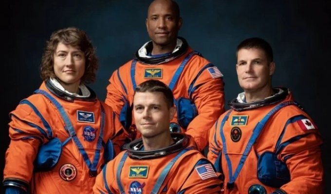 Люди полетели к Луне спустя 54 года, но есть нюанс (2 фото + видео)