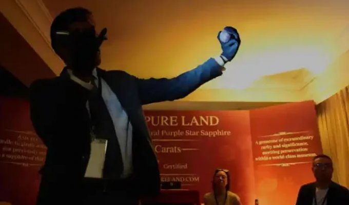 The largest sapphire (2 photos + video)