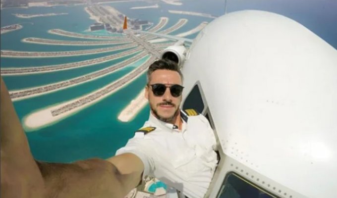 Ти куди поліз? Передплатники пілота з'ясовують, чи справжні у нього селфі або фейк (3 фото + 1 відео)