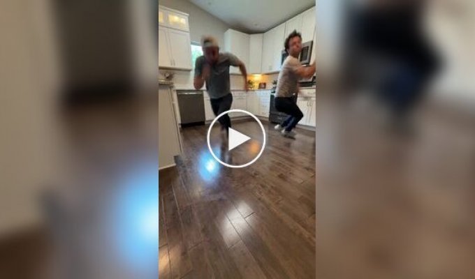 Когда домой внезапно вернулась мама