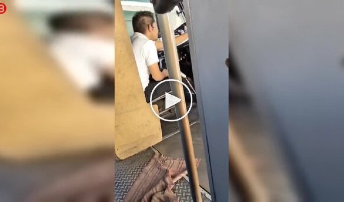 Strange driving style of a Mexican driver