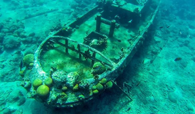 6 мальовничих цвинтарів затонулих кораблів (29 фото)