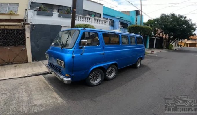 Шестиколісний Econoline з Мексики (3 фото)
