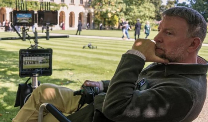 Stills from the set of "Young Sherlock" (5 photos)