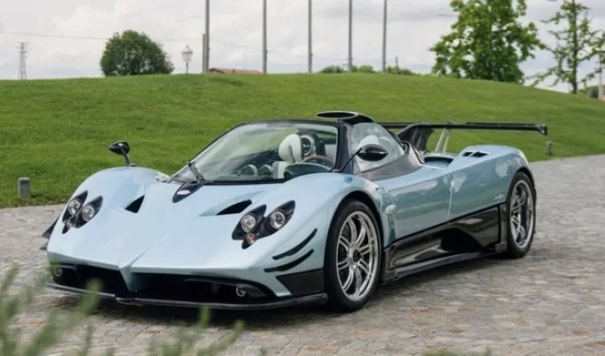 Pagani Unveils the New Zonda Seven Years After Production Ended (8 photos)