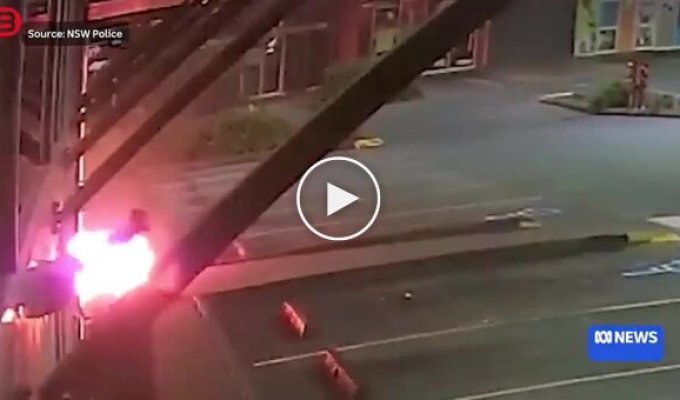 During an attempted robbery In Australia, a suspect set himself on fire.