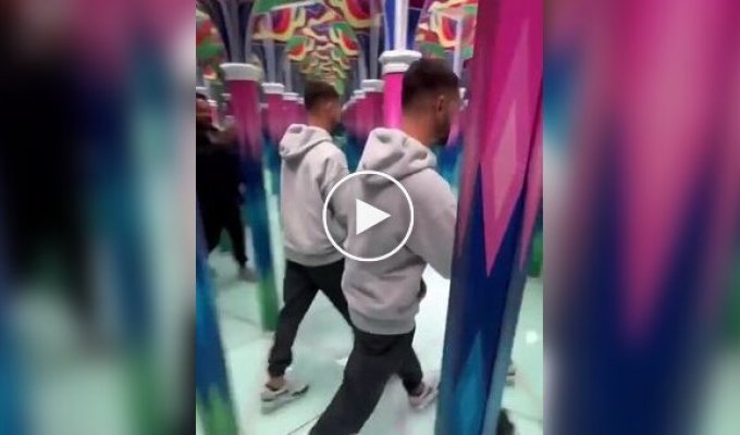 Нескучный зеркальный лабиринт