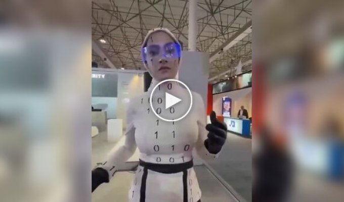 Robots presented at a technology exhibition in Iran turned out to be human
