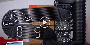 Часы, которые показывают время шариками